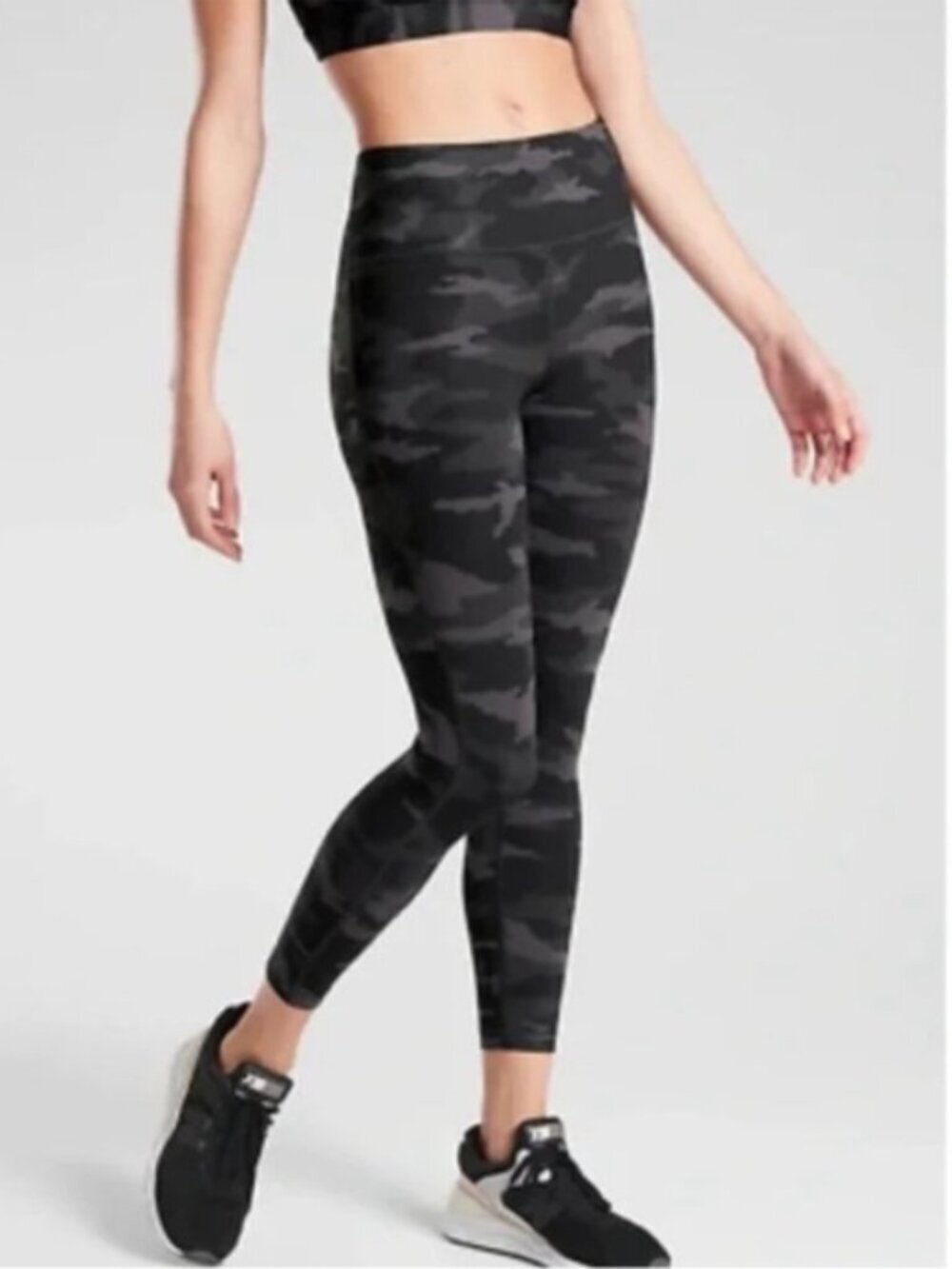Athleta Ultimate 7/8 Tight Leggings Black Gray Camo Medium M EUC Athletic Yoga